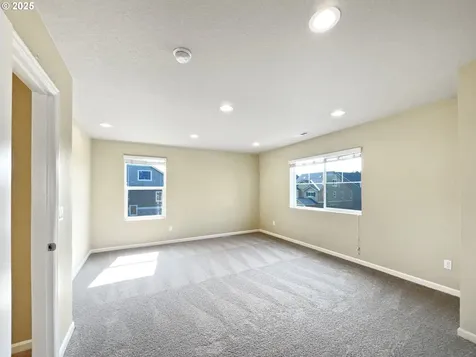 7074 NW 168th Avenue Portland OR 97229