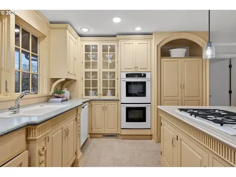 8920 SW Jamieson Road Portland OR 97225
