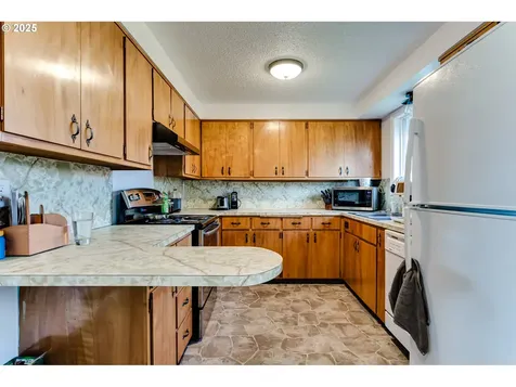 623 Clairmont Drive Eugene OR 97404