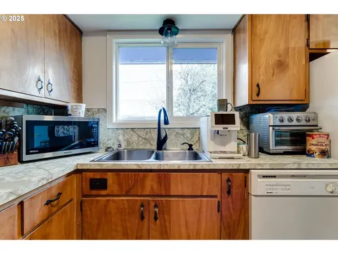 623 Clairmont Drive Eugene OR 97404