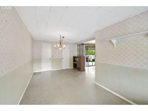 1627 NE 143rd Avenue Portland OR 97230