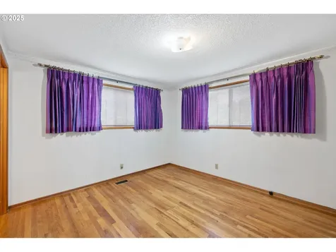 1627 NE 143rd Avenue Portland OR 97230