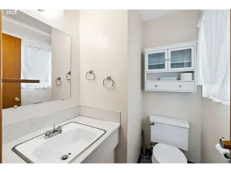 1627 NE 143rd Avenue Portland OR 97230