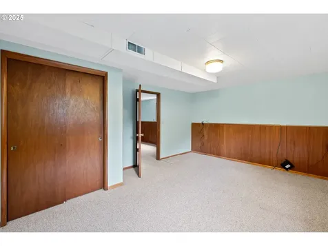 1627 NE 143rd Avenue Portland OR 97230