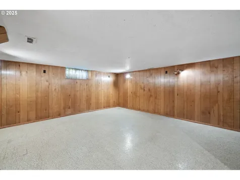 1627 NE 143rd Avenue Portland OR 97230