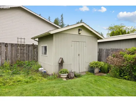 1627 NE 143rd Avenue Portland OR 97230