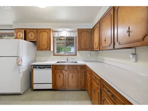 1627 NE 143rd Avenue Portland OR 97230