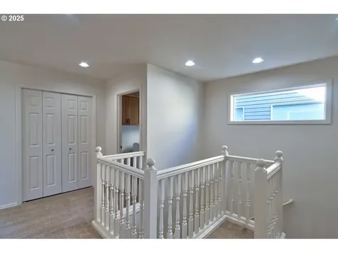 1075 SE Tamora Avenue Hillsboro OR 97123