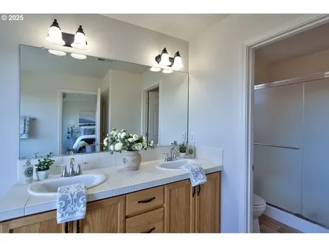 1075 SE Tamora Avenue Hillsboro OR 97123