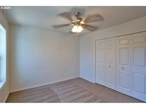 1075 SE Tamora Avenue Hillsboro OR 97123