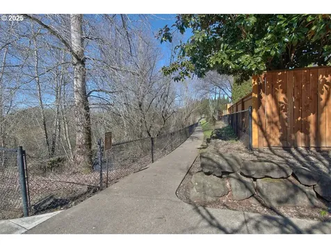 1075 SE Tamora Avenue Hillsboro OR 97123