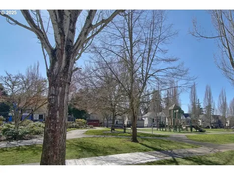 1075 SE Tamora Avenue Hillsboro OR 97123