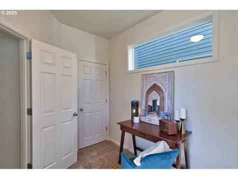 1075 SE Tamora Avenue Hillsboro OR 97123