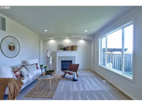 1075 SE Tamora Avenue Hillsboro OR 97123