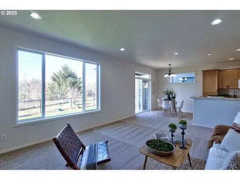 1075 SE Tamora Avenue Hillsboro OR 97123