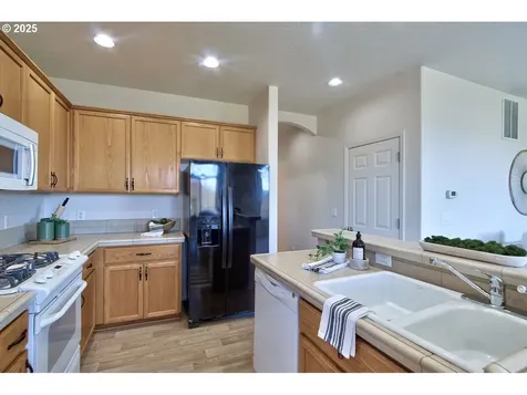1075 SE Tamora Avenue Hillsboro OR 97123