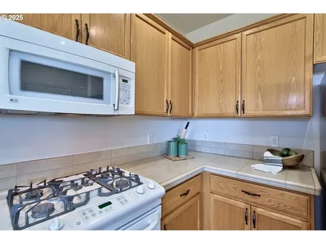 1075 SE Tamora Avenue Hillsboro OR 97123