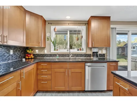 3717 SE Stott Court Troutdale OR 97060