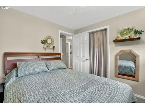 3717 SE Stott Court Troutdale OR 97060