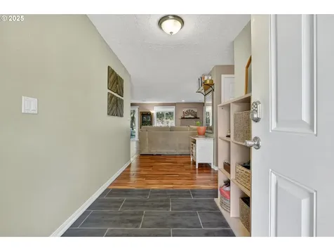 3717 SE Stott Court Troutdale OR 97060
