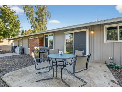 3717 SE Stott Court Troutdale OR 97060