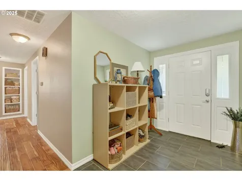 3717 SE Stott Court Troutdale OR 97060