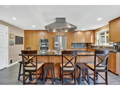 3717 SE Stott Court Troutdale OR 97060