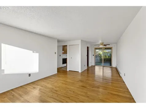 1620 Thompson Road Woodburn OR 97071
