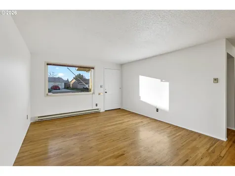 1620 Thompson Road Woodburn OR 97071