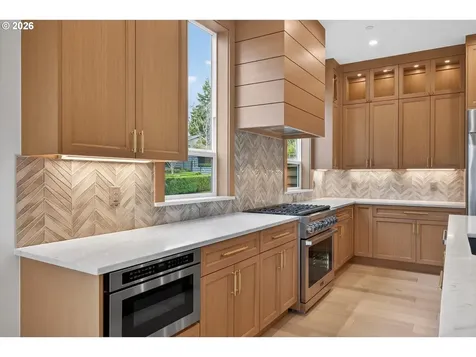 1912 SW Dickinson Lane Portland OR 97219