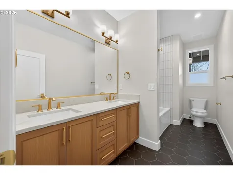 1912 SW Dickinson Lane Portland OR 97219