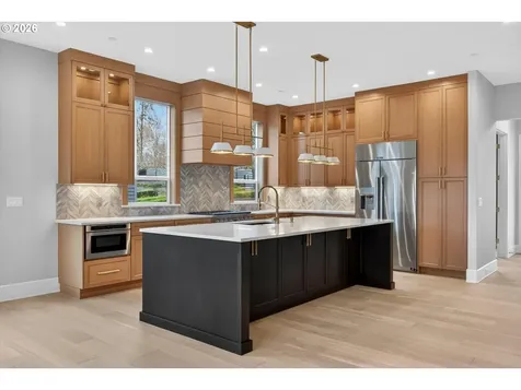 1912 SW Dickinson Lane Portland OR 97219