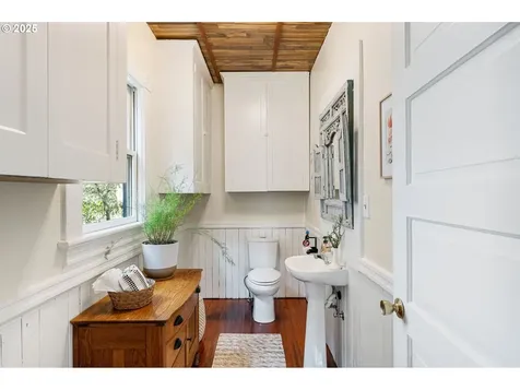 1415 SE Alder Street Portland OR 97214