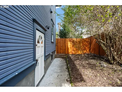 1415 SE Alder Street Portland OR 97214