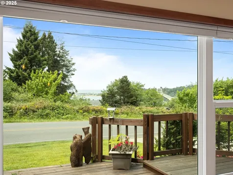 435 S Crestline Drive Waldport OR 97394