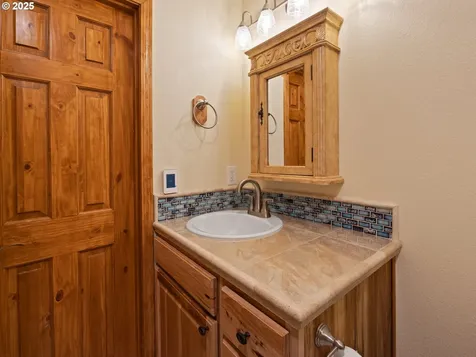 435 S Crestline Drive Waldport OR 97394