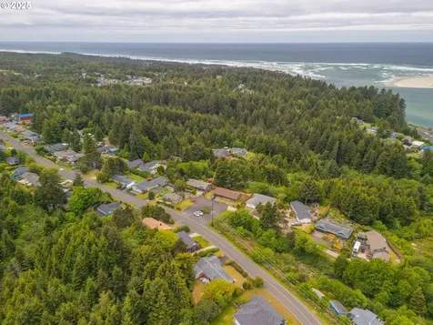 435 S Crestline Drive Waldport OR 97394