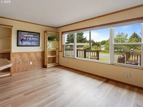435 S Crestline Drive Waldport OR 97394