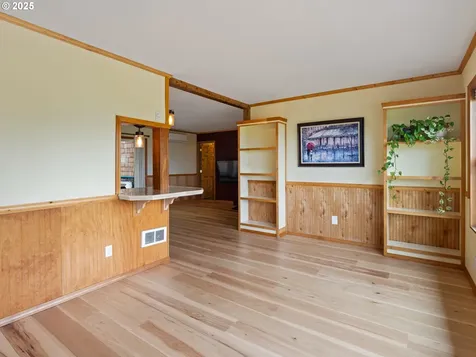 435 S Crestline Drive Waldport OR 97394