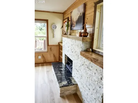 435 S Crestline Drive Waldport OR 97394