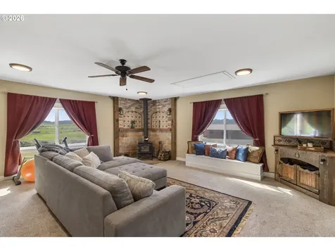 17795 NE Laughlin Road Yamhill OR 97148