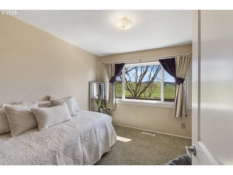 17795 NE Laughlin Road Yamhill OR 97148