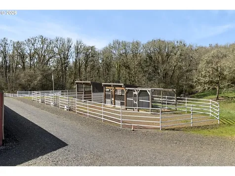 17795 NE Laughlin Road Yamhill OR 97148