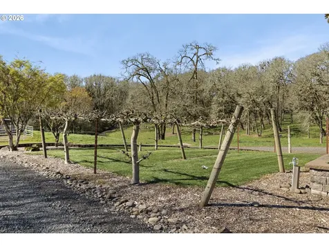 17795 NE Laughlin Road Yamhill OR 97148
