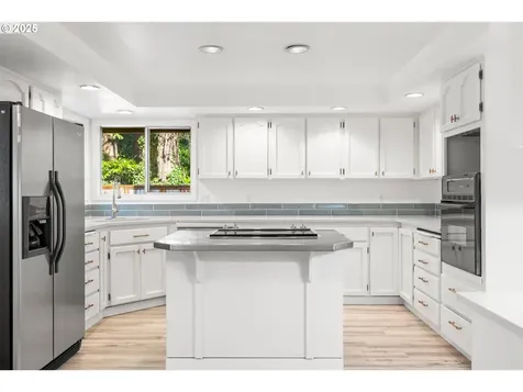 11025 SW Boones Ferry Road Portland OR 97219