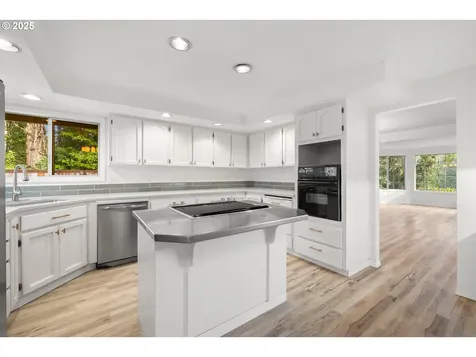 11025 SW Boones Ferry Road Portland OR 97219