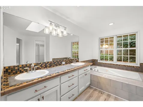 11025 SW Boones Ferry Road Portland OR 97219