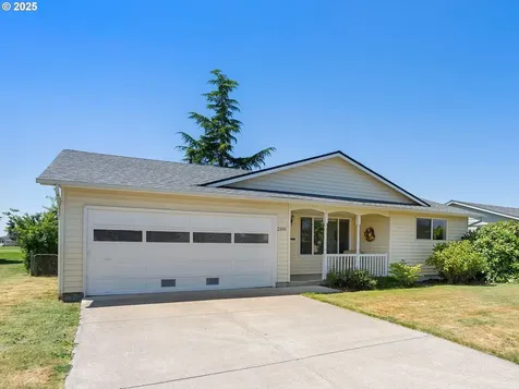 2190 W Hayes Street Woodburn OR 97071