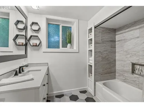 2342 E Lynnwood Drive Longview WA 98632