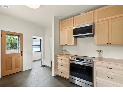 4929 NE 14th Place Portland OR 97211